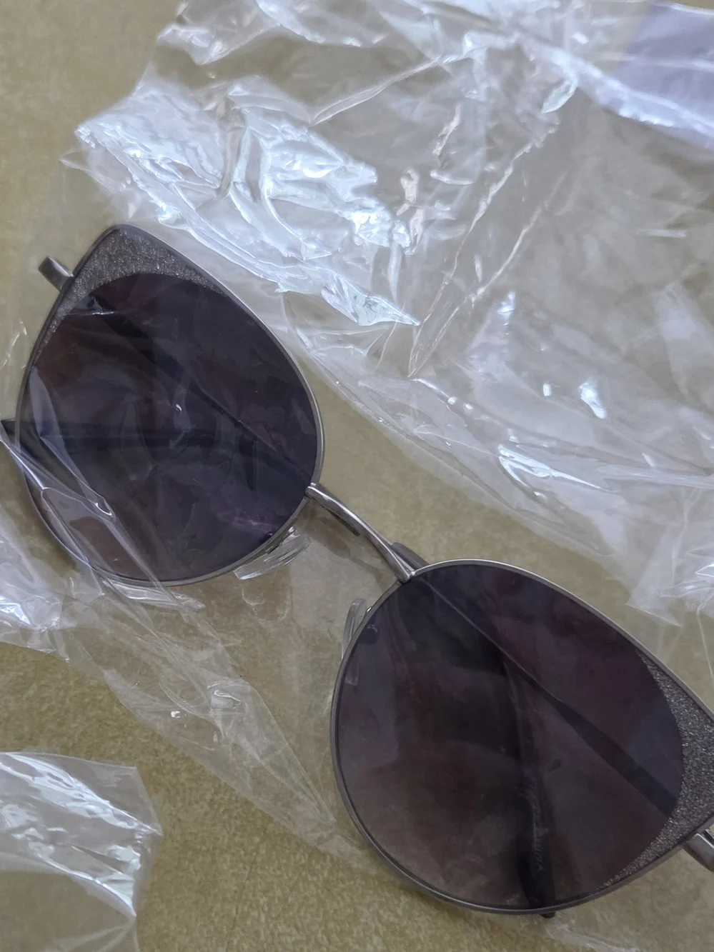 Women's Silver Glitter Cat-Eye Sunglasses with Gradient Lenses